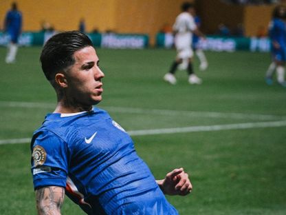 إنزو فرنانديز يحتفل بهدف تشيلسي الثاني أمام لوس أنجلوس في كأس العالم للأندية 2025 - ChelseaFC/x
