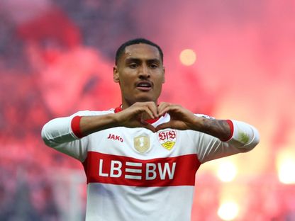 الأهلي السعودي يسبق أتلتيكو ويحسم صفقة ميلوت لاعب شتوتغارت