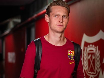 فرينكي دي يونغ لاعب برشلونة يصل إلى الملعب قبل مواجهة رايو فايكانو في الدوري الإسباني - 31 أغسطس 2025 - X/@FCBarcelona_es