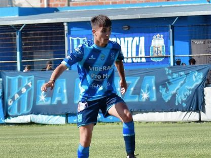 كاميلو إرنستو نوين خلال مباراة لنادي سان تيلمو الأرجنتيني - X/@GimnasiaMendoza