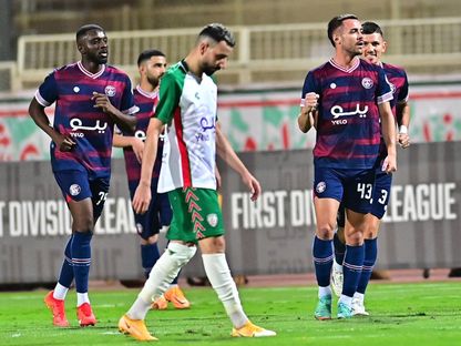 احتفال دافيد ديجانيتش لاعب العدالة بتسجيل هدف في مرمى الخلود بدوري يلو - 28 مايو 2024 - X/@SPL