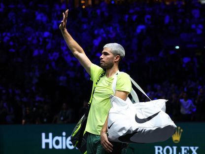 ألكاراز البعيد عن مستواه يودع بطولة باريس ماسترز للتنس