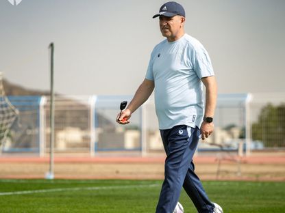 فتحي جبال في تدريبات الأخدود - 5 أبريل 2026 - X/@ALAKHDOUD