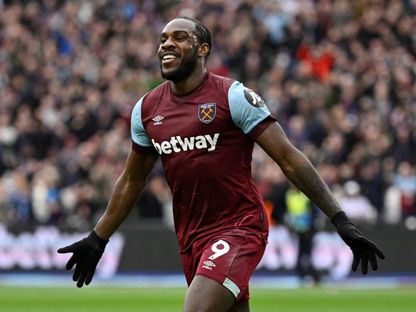 ميكايل أنطونيو لاعب وست هام يحتفل بهدف في أستون فيلا - 17 مارس 2024 - Reuters