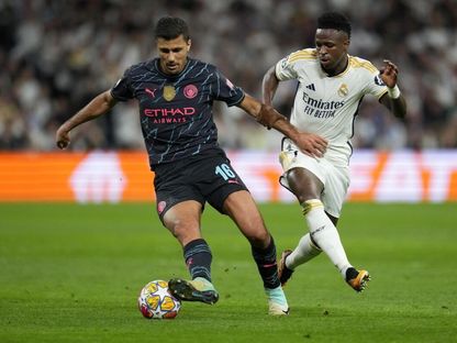 مهمة مستحيلة؟.. تشابي يطلب رودري في ريال مدريد
