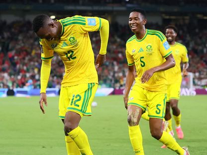 احتفال ثابيلو ماسيكو بهدفه في مباراة جنوب إفريقيا وكوريا الجنوبية بكأس العالم - 25 يونيو 2026 - Reuters