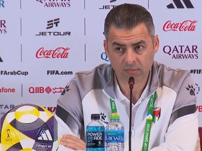مدرب فلسطين إيهاب أبو جزر في المؤتمر التقديمي لمباراة السعودية ببطولة كأس العرب - 10 ديسمبر 2025 - Alkass/tv