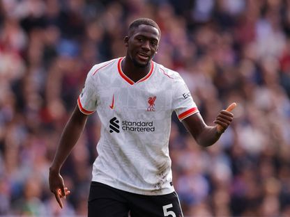 ليفربول "يقرّ" بخسارته كوناتي ولن يسهّل رحيله إلى ريال مدريد