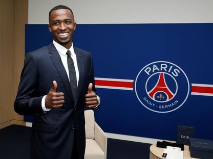 المدافع الإكوادوري باتشو ينضم إلى باريس سان جيرمان من فرانكفورت - 9 أغسطس 2024 - en.psg.fr