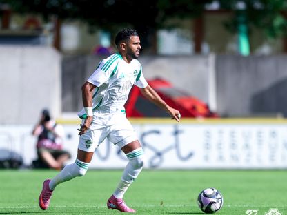 رياض محرز خلال مباراة ودية بين الأهلي وتيرول النمساوي - 18 يوليو 2025 - X/ALAHLI_FC