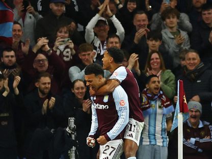 مورغن روجرز لاعب أستون فيلا يحتفل بهدفه أمام بولونيا في إياب ربع نهائي الدوري الأوروبي - 16 أبريل 2026 - Reuters