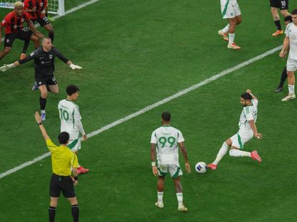 هدف رياض محرز في مباراة الريان والأهلي بدوري أبطال آسيا 4-3-2025 - ALAHLI_FC/x