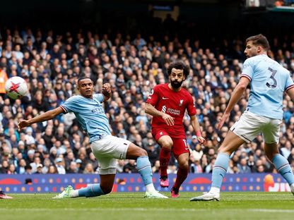 محمد صلاح يسجل هدفا لليفربول في مرمى مانشستر سيتي - 1 أبريل 2023 - Reuters