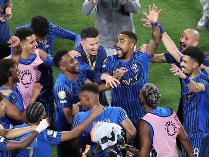 فرحة لاعبين من الهلال السعودي بالفوز على مانشستر سيتي في كأس العالم للأندية - 1 يوليو 2025 - X/@SPL_EN
