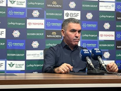 جلال القادري مدرب الحزم في مؤتمر صحافي بعد مباراة النصر بالدوري السعودي - 25 أكتوبر 2025 - X/@aawsat_spt
