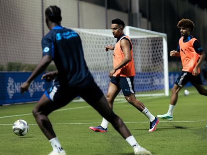 سالم الدوسري يعود لتدريبات الهلال ويقترب من الظهور أمام الاتحاد