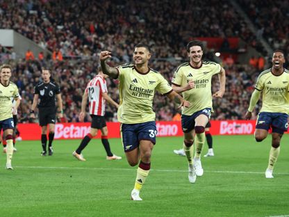 برونو غيمارايش لاعب أرسنال يحتفل بهدفه في مرمى سندرلاند في الدوري الإنجليزي - 12 سبتمبر 2026 - Reuters