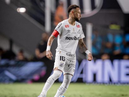 "دجاجة مذبوحة".. قمة باريس وبايرن تضع نيمار في قفص الاتهام