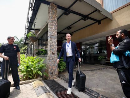 الدنماركي ييس توروب مدرب الأهلي قبل تحرك الفريق لملعب مباراته أمام إيغل نوار في دوري أبطال إفريقيا - 18 أكتوبر 2025 - X/@AlAhly