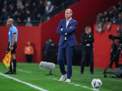 ييس توروب مدرب الأهلي خلال مواجهة الجيش الملكي - 28 نوفمبر 2025 - alahlyegypt.com