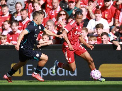 ريو نغوموها النجم الشاب لنادي ليفربول خلال المواجهة الودية الأولى أمام أتلتيك بلباو - 4 أغسطس 2025 - REUTERS