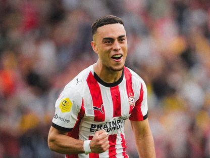 سيرجينيو ديست بعد تسجيله هدفاً لآيندهوفن في مرمى غو أهيد إيغلز بنهائي كأس السوبر الهولندي - 3 أغسطس 2025 - X/@PSV