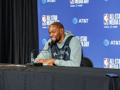 كيفن دورانت خلال مؤتمر صحافي قبل مباراة "كل النجوم" - 15 فبراير 2025 - X/@Suns