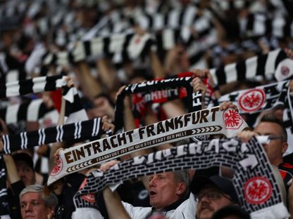 جماهير آينتراخت فرانكفورت قبل مباراة غلطة سراي في دوري أبطال أوروبا - 18 سبتمبر 2025 - Reuters