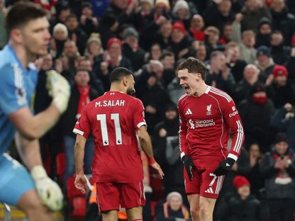 محمد صلاح يحتفل مع فلوريان فيرتز بعد هدف ليفربول ضد نيوكاسل - 31 يناير 2026 - Reuters