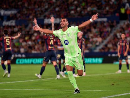 فيران توريس مهاجم برشلونة يسجل في مرمى ليفانتي بالدوري الإسباني - 23 أغسطس 2025 - Reuters