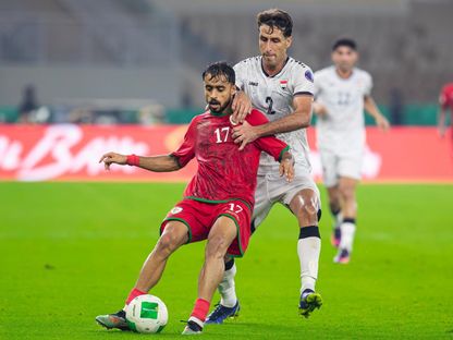ميثم جبار وناصر الرواحي خلال مباراة العراق وعمان بكأس الخليج "خليجي 27" - 23 سبتمبر 2029 - X/Oman_NT