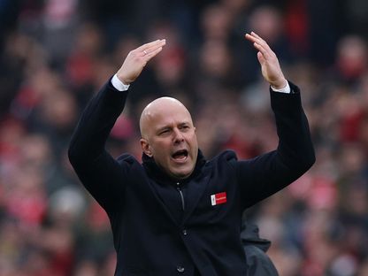 آرني سلوت مدرب ليفربول خلال مواجهة ولفرهامبتون - 16 فبراير 2025 - Reuters