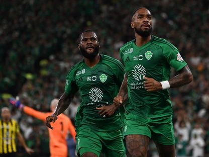 احتفال إيفان توني مهاجم الأهلي بتسجيل هدف في مرمى الاتحاد في الدوري السعودي - 6 مارس 2026 - X/@aawsat_spt