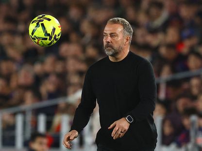 مدرب برشلونة هانزي فليك خلال مباراة ضد ألافيس - 29 نوفمبر 2025 - REUTERS