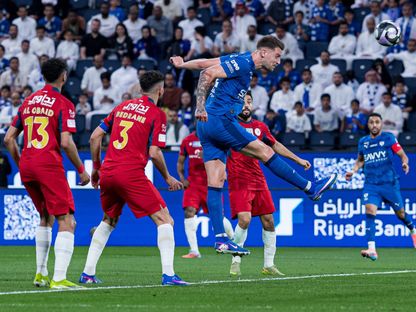 سيرجي ميلينكوفيتش-سافيتش لحظة تسجيل هدف الهلال الأول في مرمى ضمك بالدوري السعودي - 28 أبريل 2026 - X/@Alhilal_FC