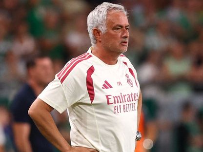 جوزيه مورينيو خلال مباراة ريال مدريد وفيرينسفاروش المجري الودية - 8 أغسطس 2026 - Reuters
