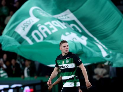 لاعب سبورتينغ لشبونة فيكتور غيوكيريس يحتفل بالتسجيل ضد موريرينسي في الدوري البرتغالي - 18 أبريل 2025 - Reuters