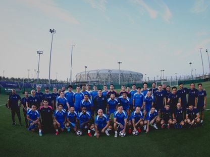 صورة تذكارية لبعثة فريق جوهور دار التعظيم الماليزي عشية مواجهة الأهلي في ربع نهائي دوري أبطال آسيا للنخبة - 17 أبريل 2026 - X/@OfficialJohor