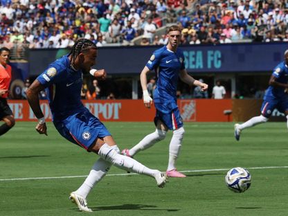 مالو غوستو وكول بالمر في مباراة تشيلسي وباريس سان جيرمان بنهائي كأس العالم للأندية 2025 - Reuters