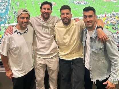 من اليمين سيرجيو بوسكيتس وجوردي ألبا وليونيل ميسي ولويس سواريز في مباراة السوبر بول - 10 فبراير 2025 - X/@JordiAlba