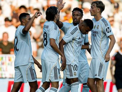 كاريراس يتغنى بزملائه في ريال مدريد بعد أول مباراة مع الملكي