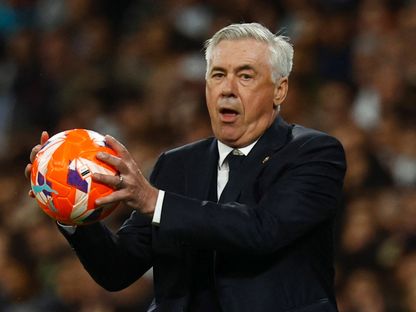 مدرب ريال مدريد كارلو أنشيلوتي خلال مباراة ضد مايوركا - 14 مايو 2025 - Reuters
