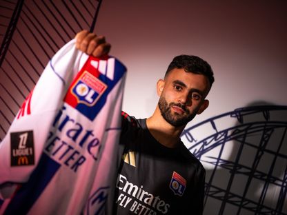 الجزائري رشيد غزال يعود إلى أولمبيك ليون في صفقة انتقال حر - 5 سبتمبر 2025 - X/OL