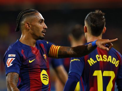 قائد برشلونة رافينيا يحتفل بهدفه بمواجهة فالنسيا في الدوري الإسباني - 14 سبتمبر 2025 - Reuters