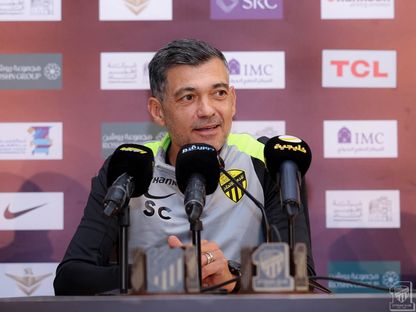 سيرجيو كونسيساو مدرب الاتحاد خلال مؤتمر صحفي - 25 ديسمبر 2025 - x/@ittihad