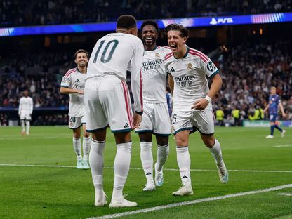 أردا غولر يحتفل مع فينيسيوس وكيليان مبابي بتسجيله هدفاً لريال مدريد في مرمى لايبزيغ بدوري أبطال أوروبا - 21 أكتوبر 2026 - realmadrid.com
