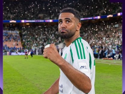 النجم الجزائري رياض محرز مهاجم الأهلي السعودي بعد التتويج بلقب دوري أبطال آسيا للنخبة - 3 مايو 2025 - X/theAFCCL_ar