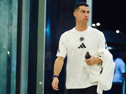 كريستيانو رونالدو لاعب النصر في المطار قبل رحلة الفريق لمواجهة الفتح في دوري روشن السعودي - 13 فبراير 2026 - X/@AlNassrFC