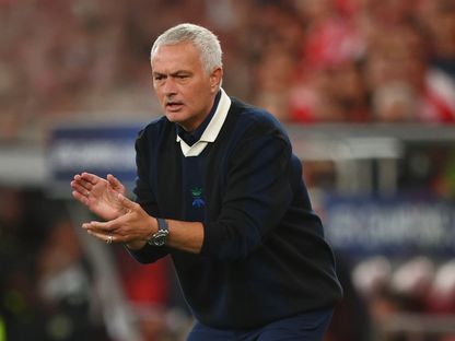 مدرب فنربخشة جوزيه مورينيو خلال مواجهة بنفيكا في ملحق التأهل لدوري أبطال أوروبا - 27 أغسطس 2025 - REUTERS