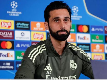مدرب ريال مدريد ألفارو أربيلوا خلال مؤتمر صحفي قبل مباراة مانشستر سيتي في دوري أبطال أوروبا - 10 مارس 2026 - www.realmadrid.com